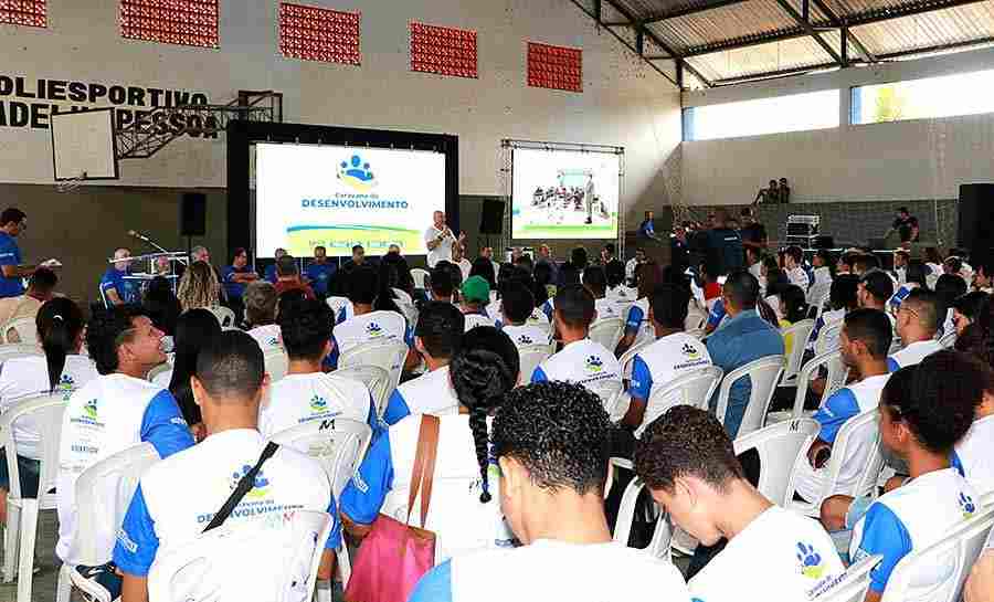 Governo do Acre participa da capacitação de 900 profissionais durante Caravana do Desenvolvimento